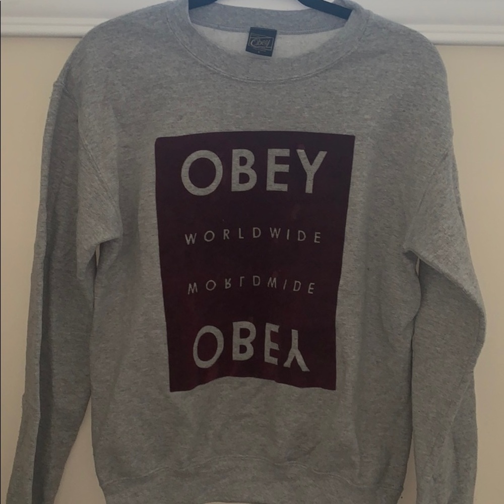 OBEY CREW NECK
